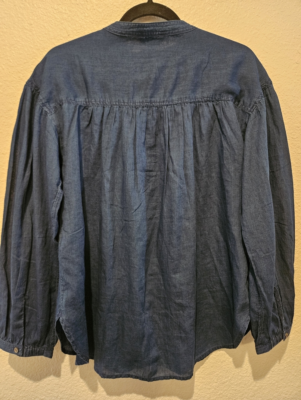 J Crew Denim Chambray Long Sleeve Lightweight Popover Shirt Size 8 - Picture 3 of 11